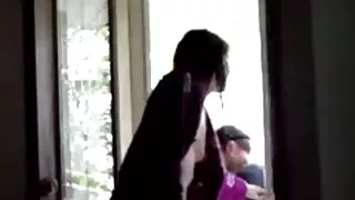 ماں نے اپنی خوبصورت شخصیت کی بدولت اپنے بیٹے کو آسانی سے جنسی تعلقات کے لئے طلاق دے گدھا سیکس دی