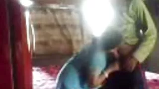 خوبصورت brunette ایک آدمی کے ساتھ لڑکوں کا سیکسی ویڈیو جنسی تھا