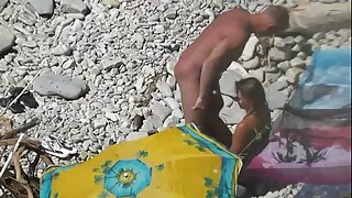 تجربہ کار آدمی بہکایا کے لئے جنسی کی طرف سے ایک نوجوان لڑکی سیکسی ویڈیو سیکسی