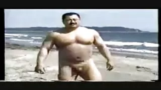 اس سیکسی ویڈیو سیکسی ویڈیو کی گرل فرینڈ کے پچھواڑے میں strapon کے ساتھ خوبصورت سملینگک آخر