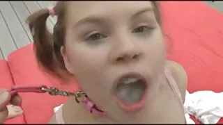 چہرے پر ٹرپل سیکس ویڈیو سہ کے ساتھ شیشے کے ساتھ نوجوان brunette کے ساتھ جنسی تعلقات