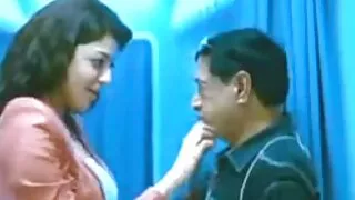 خوبصورت لڑکی farts کے پچھواڑے میں بڑی گدھا سیکس کاک سے
